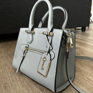 Aldo purse with removable strap in GREAT condition with little wear.